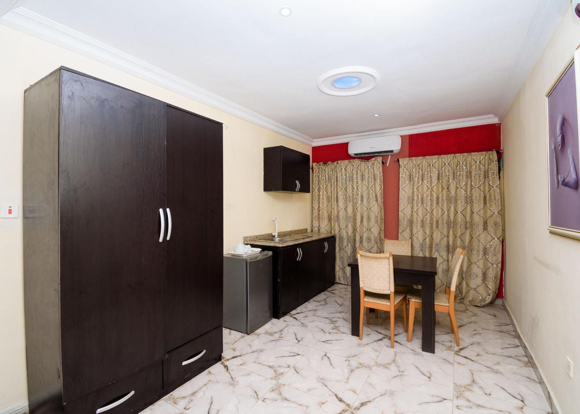 D'Tavern Apartment Ибадан Екстериор снимка