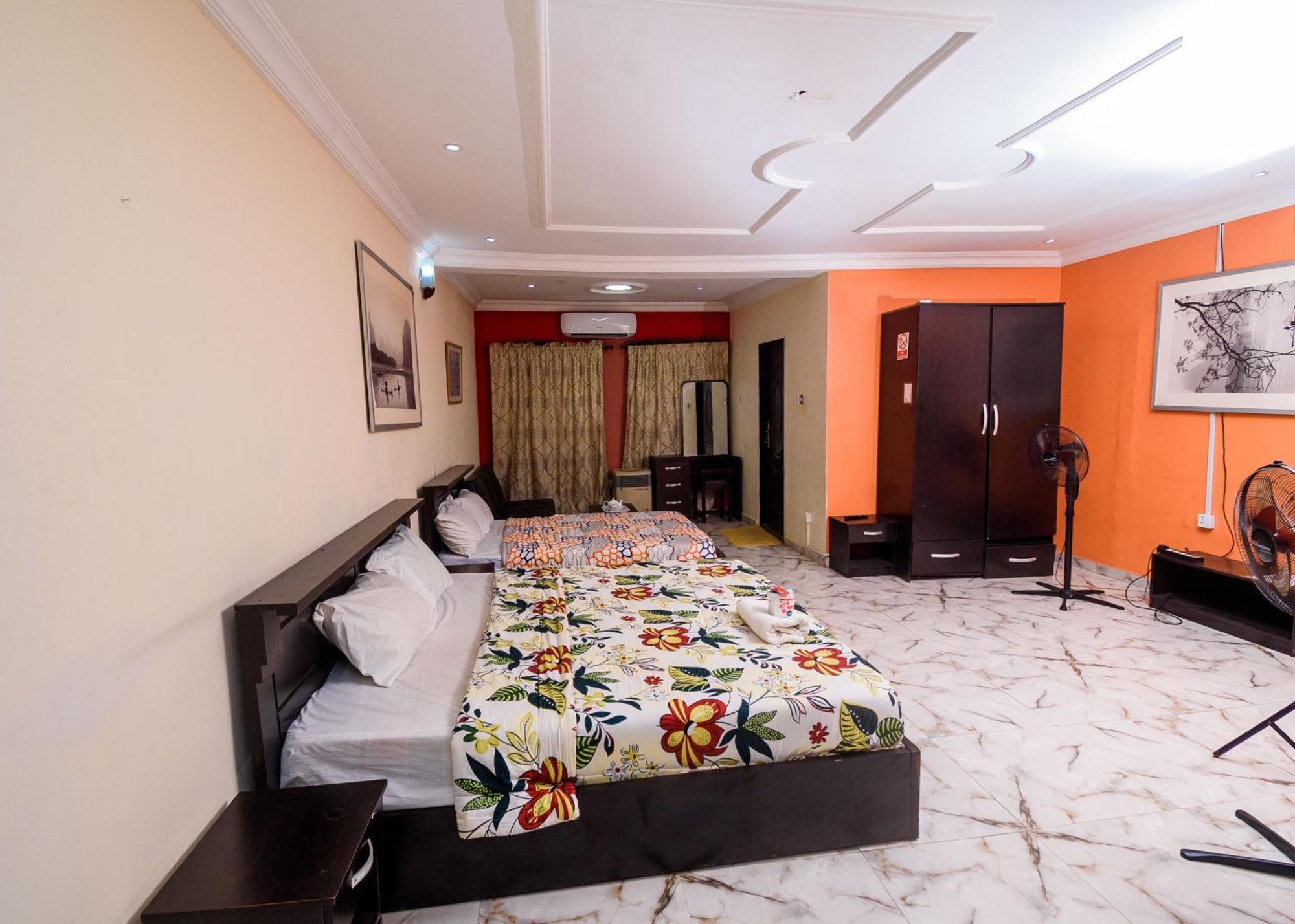 D'Tavern Apartment Ибадан Екстериор снимка