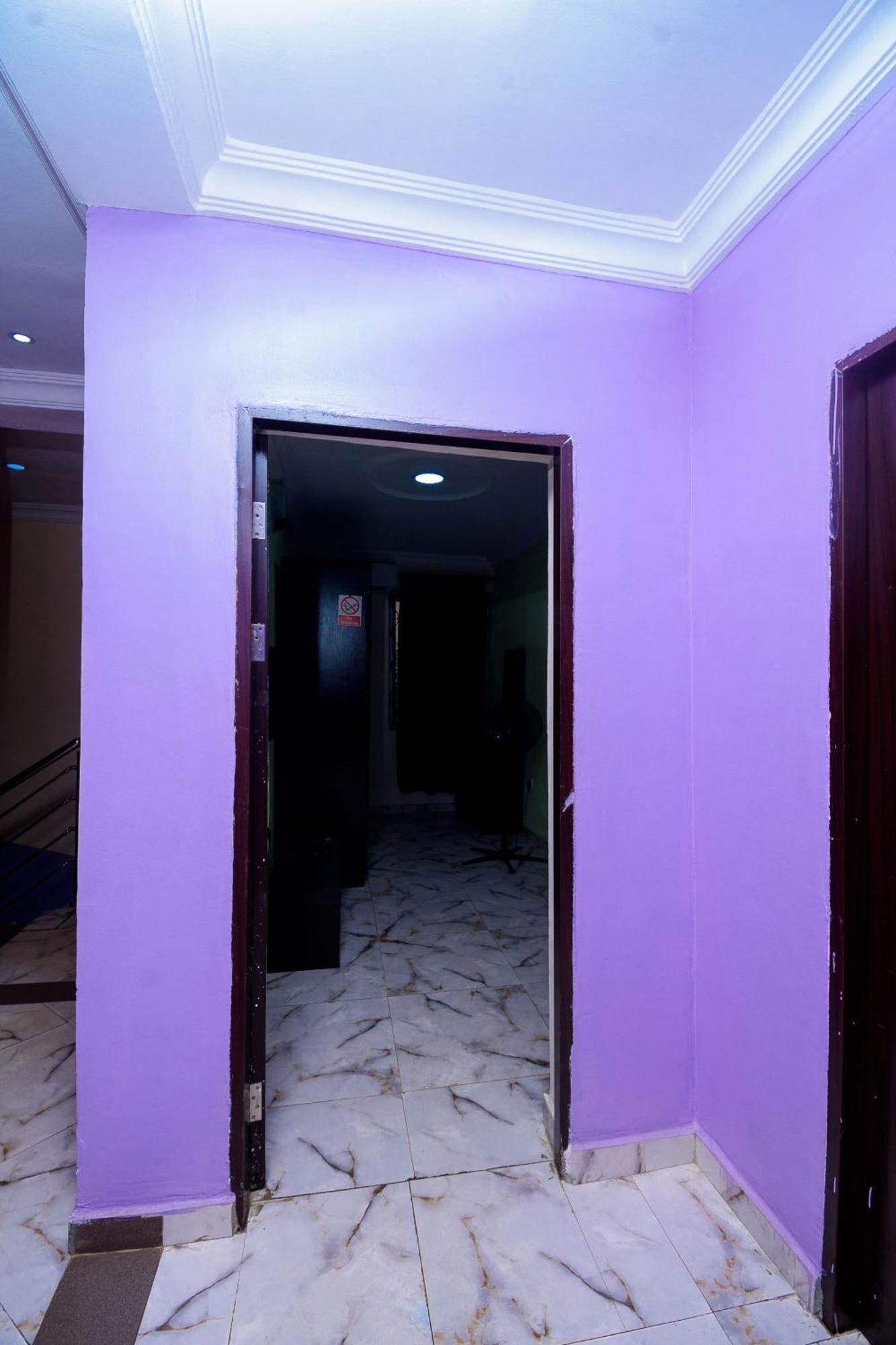 D'Tavern Apartment Ибадан Екстериор снимка