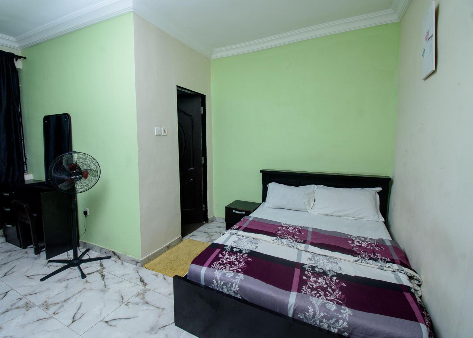 D'Tavern Apartment Ибадан Екстериор снимка