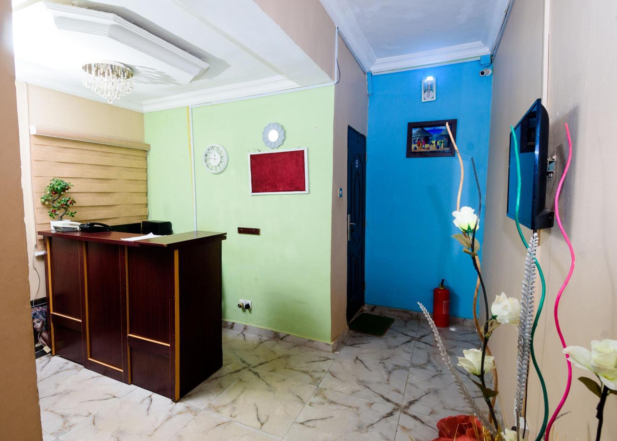 D'Tavern Apartment Ибадан Екстериор снимка