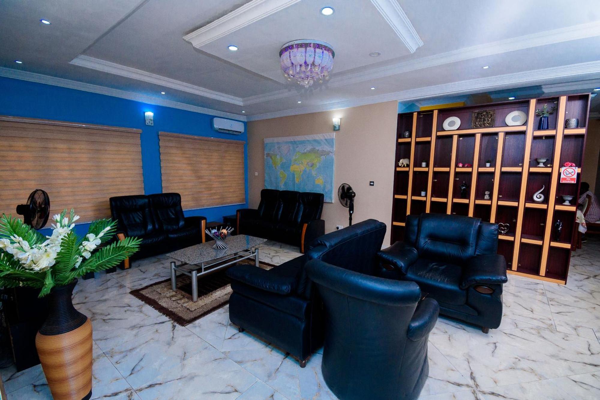 D'Tavern Apartment Ибадан Екстериор снимка