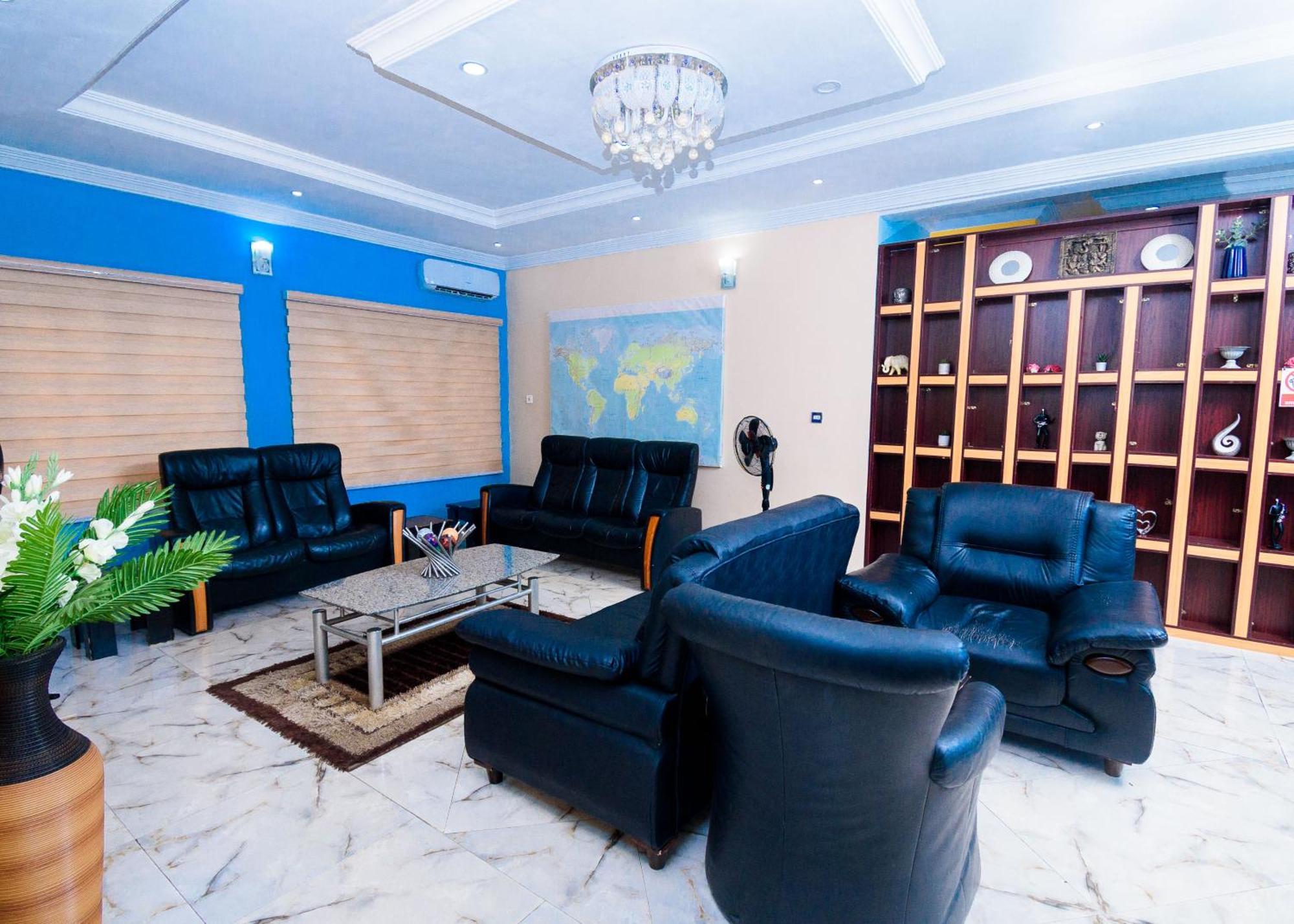 D'Tavern Apartment Ибадан Екстериор снимка